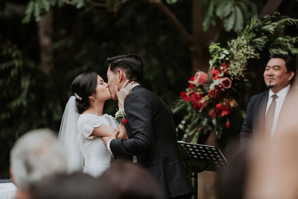 Photo by MunKeat Photography. theweddingnotebook.com