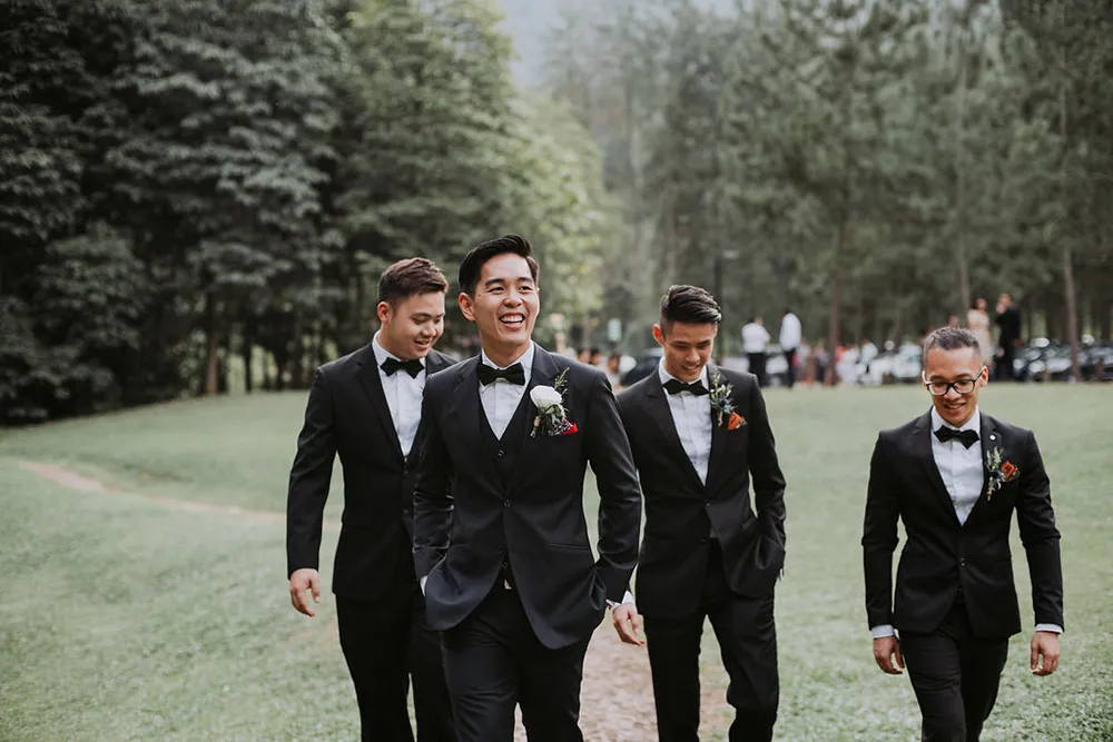 Photo by MunKeat Photography. theweddingnotebook.com