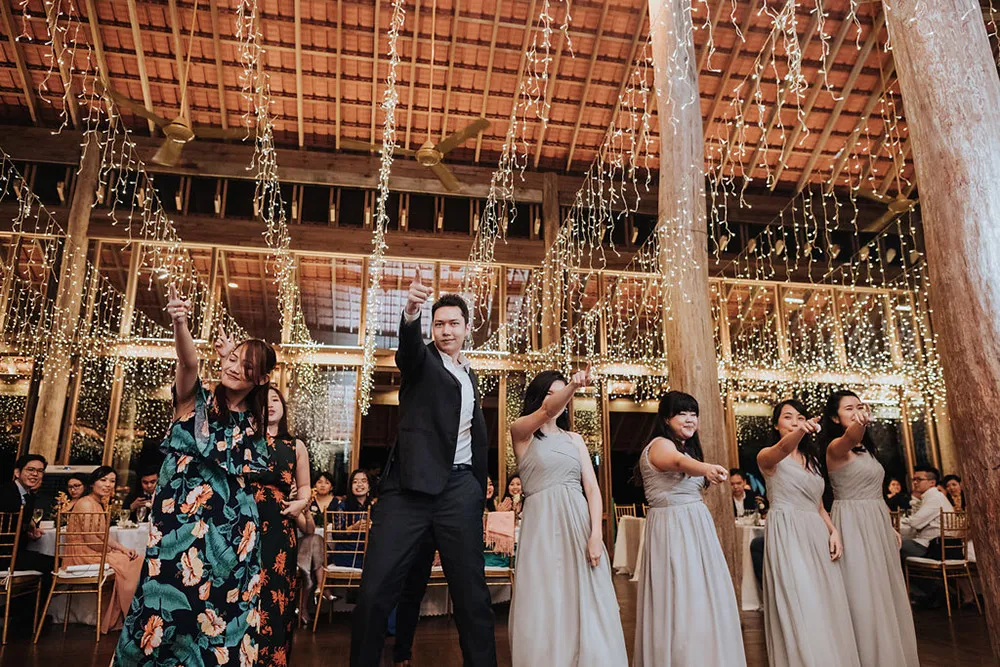 Photo by MunKeat Photography. theweddingnotebook.com