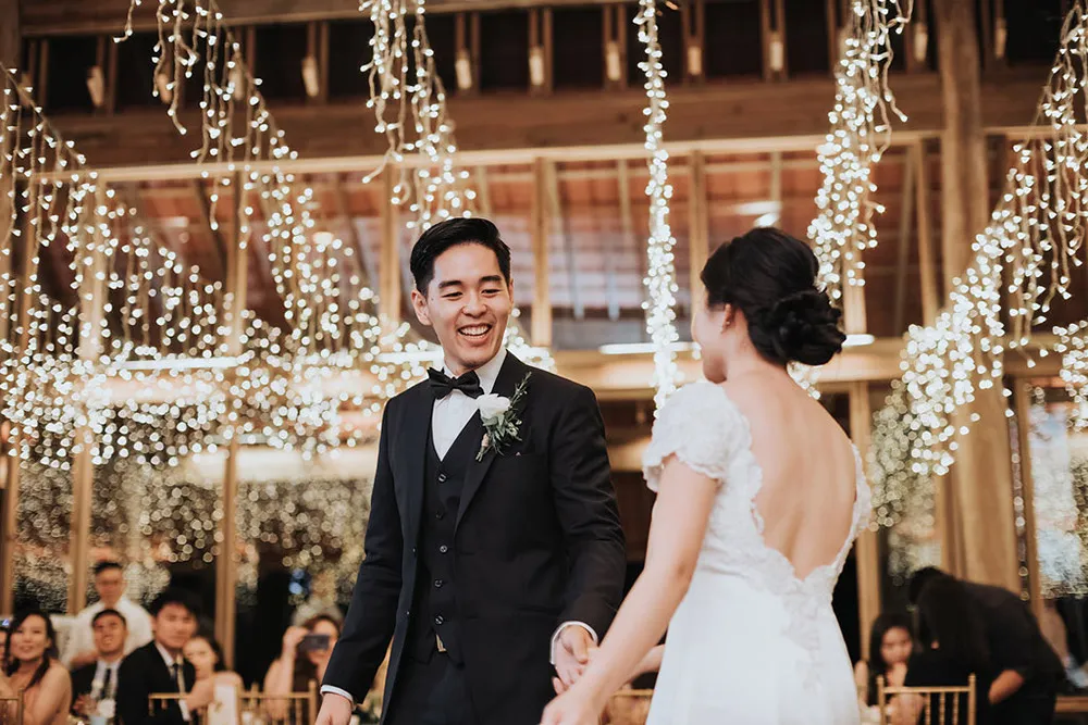 Photo by MunKeat Photography. theweddingnotebook.com