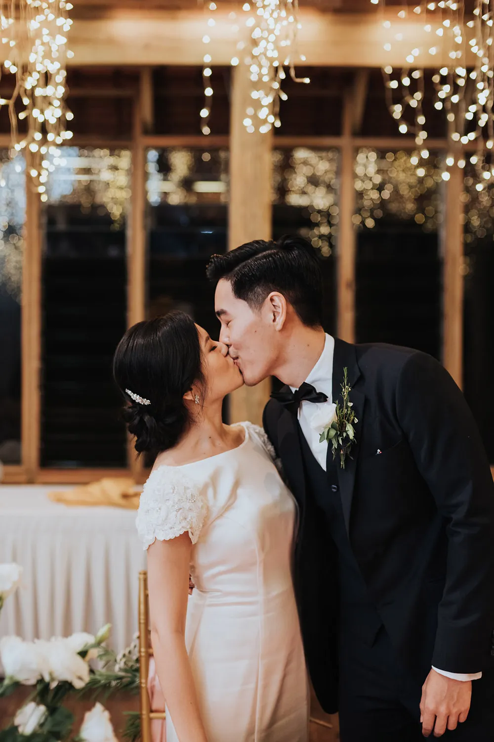 Photo by MunKeat Photography. theweddingnotebook.com