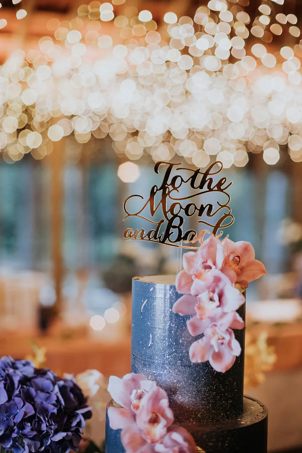 Photo by MunKeat Photography. theweddingnotebook.com