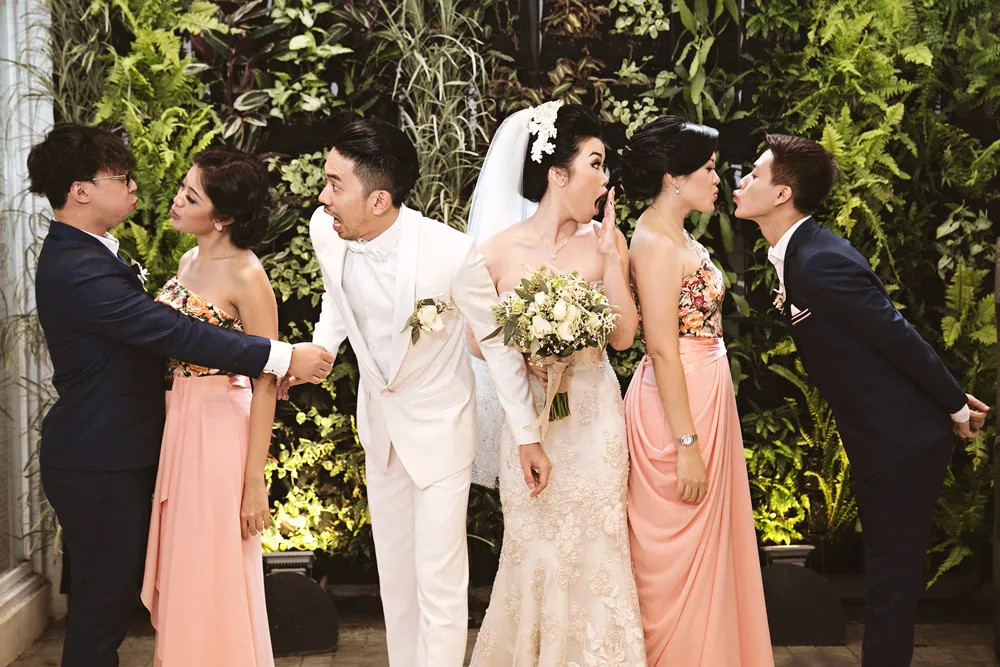 Bridal party. Photo by Axioo. theweddingnotebook.com