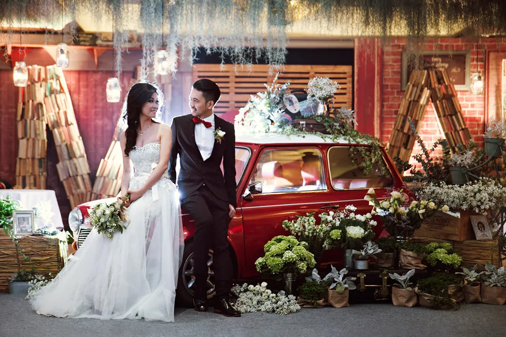MINI car wedding decor. Photo by Axioo. theweddingnotebook.com
