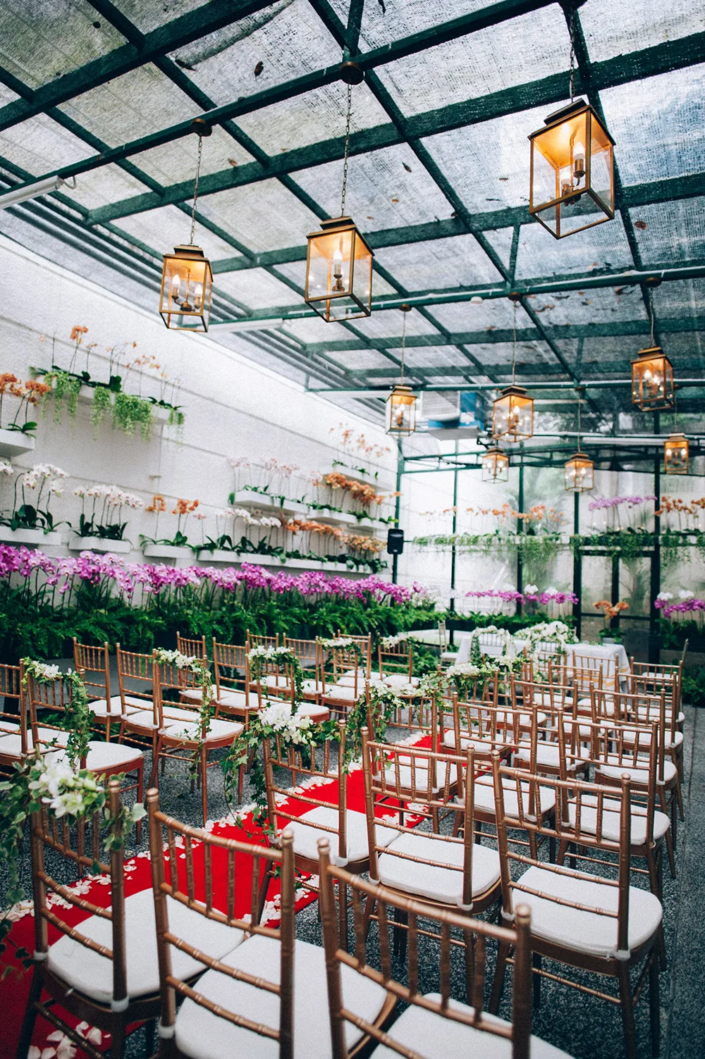 Photo by Trees On the Moon. theweddingnotebook.com