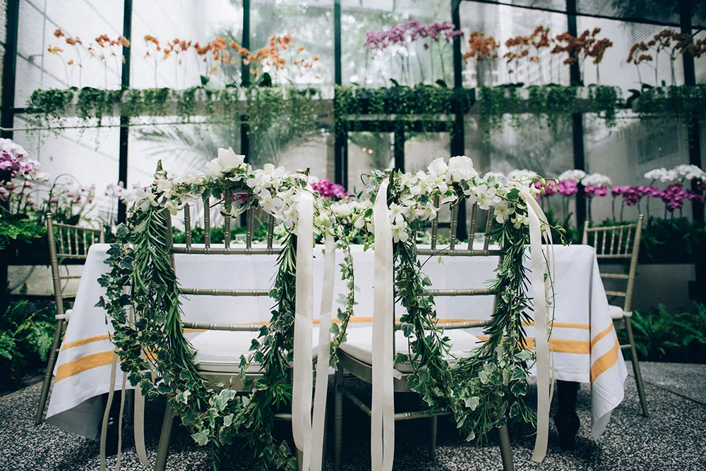 Photo by Trees On the Moon. theweddingnotebook.com