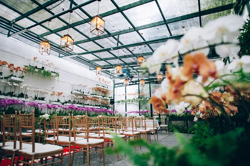 Photo by Trees On the Moon. theweddingnotebook.com