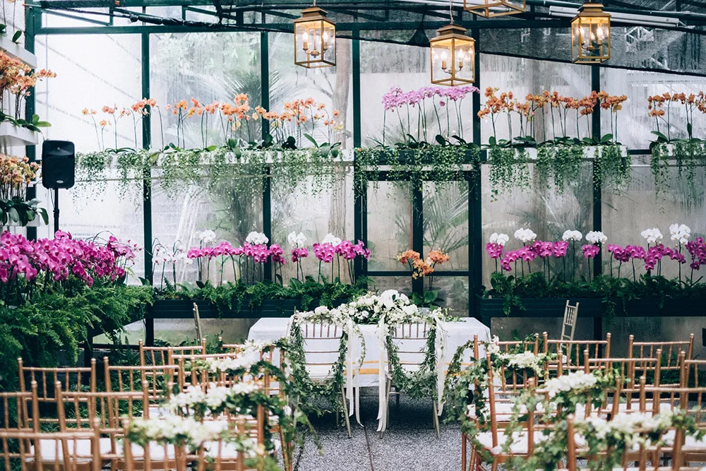 Photo by Trees On the Moon. theweddingnotebook.com