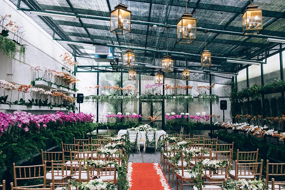 Photo by Trees On the Moon. theweddingnotebook.com