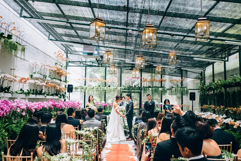 Photo by Trees On the Moon. theweddingnotebook.com