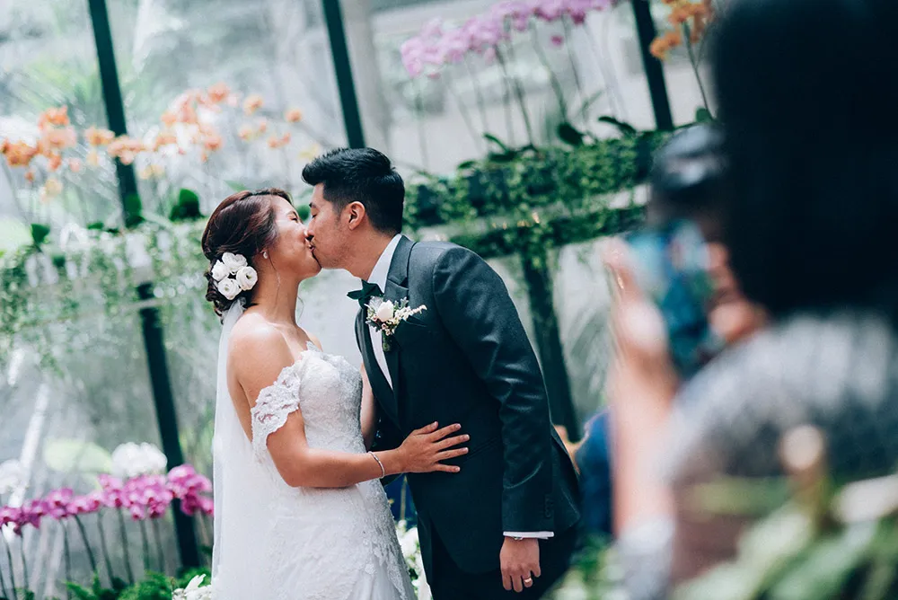 Photo by Trees On the Moon. theweddingnotebook.com