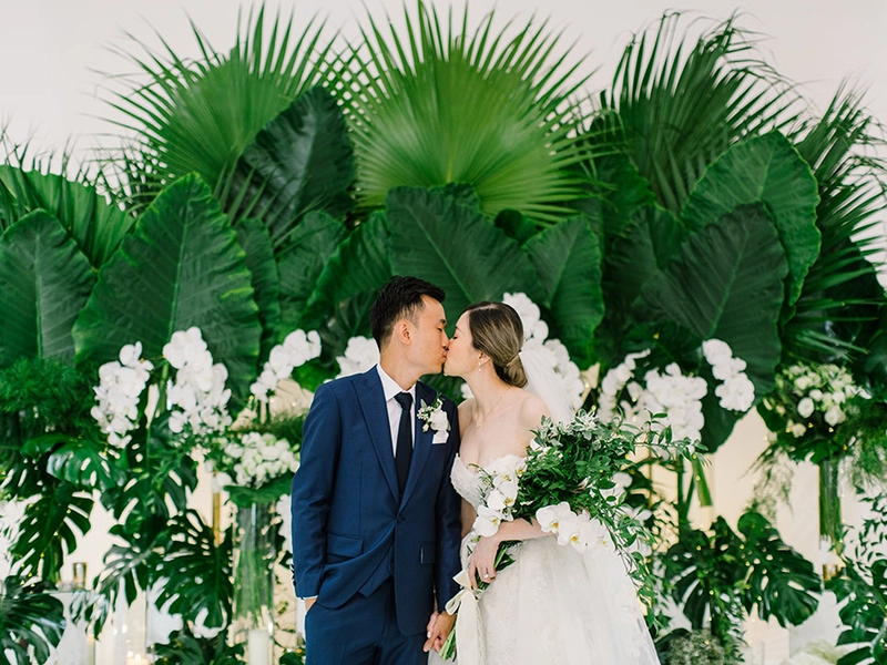 A White and Green Minimalist Elegant Wedding at Metal Bees