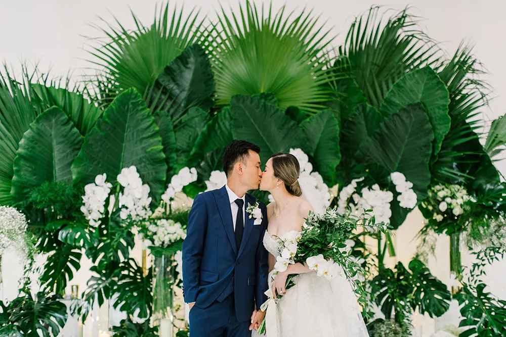 Wedding at Metal Bees Kuala Lumpur. Photo by Louis Gan of Munkeat Studio. theweddingnotebook.com