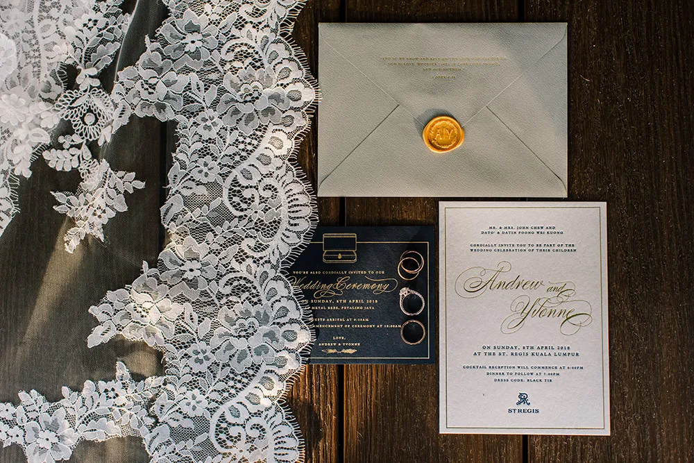 Photo by Louis Gan of Munkeat Studio. theweddingnotebook.com