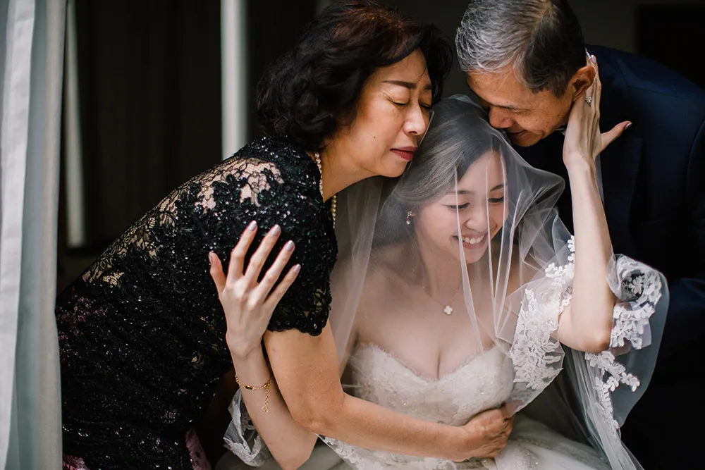 Photo by Louis Gan of Munkeat Studio. theweddingnotebook.com