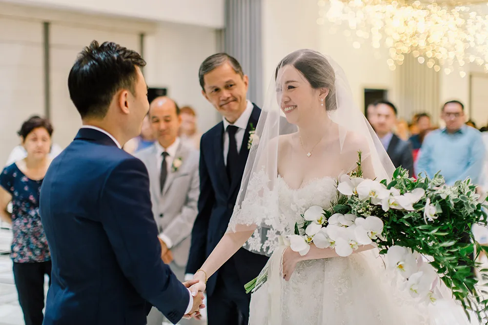 Photo by Louis Gan of Munkeat Studio. theweddingnotebook.com