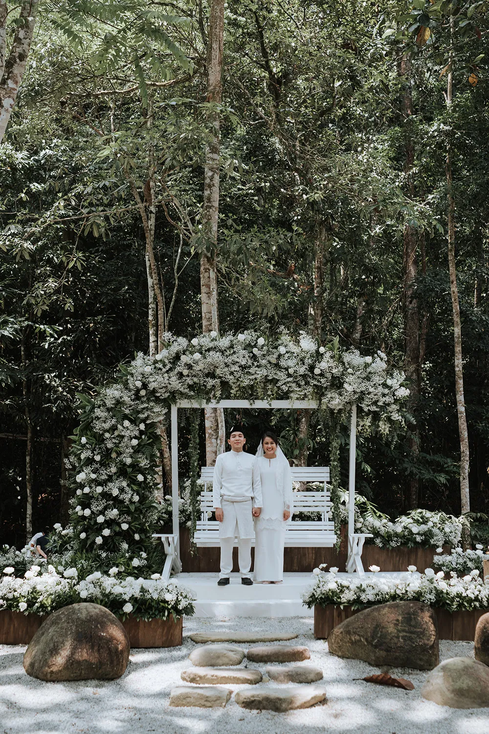 Photo by Jasmine. A Photography. theweddingnotebook.com