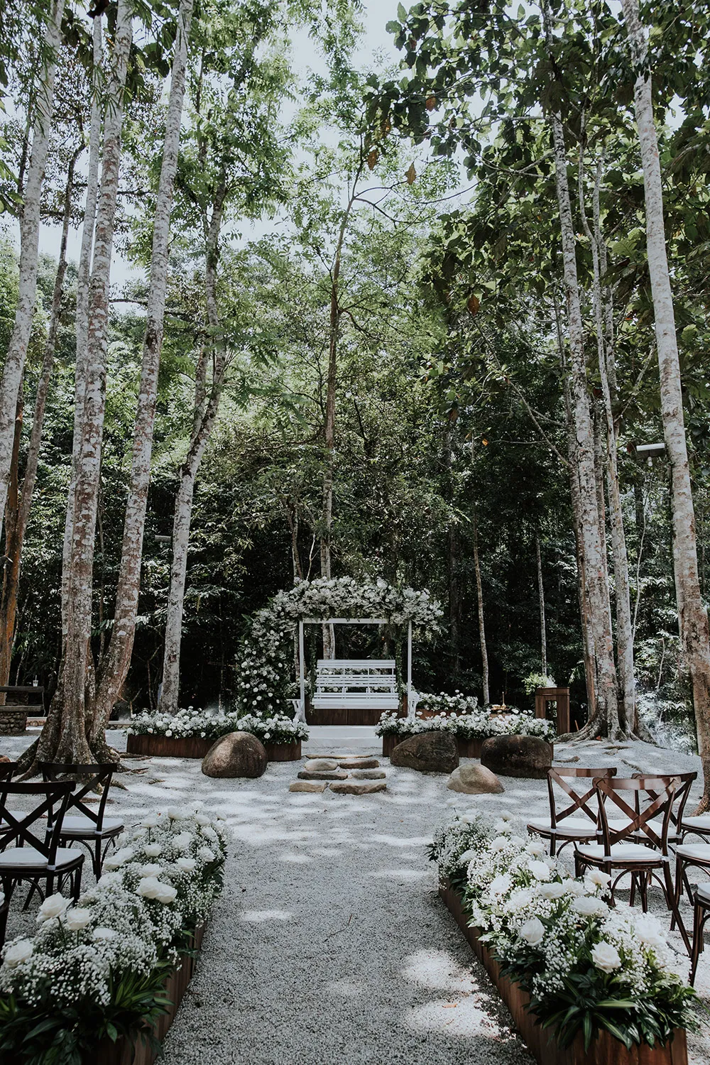 Photo by Jasmine. A Photography. theweddingnotebook.com