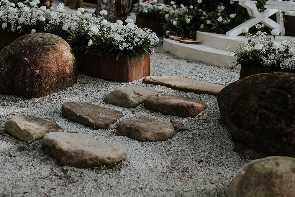 Photo by Jasmine. A Photography. theweddingnotebook.com