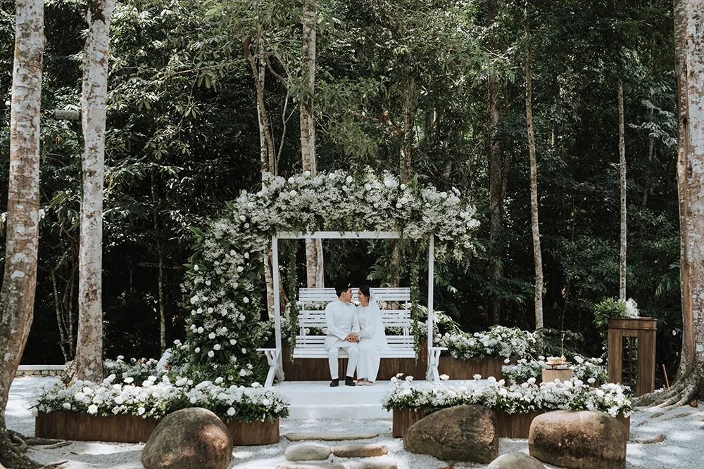 Photo by Jasmine. A Photography. theweddingnotebook.com