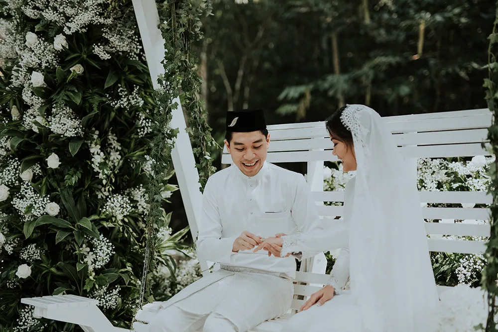 Photo by Jasmine. A Photography. theweddingnotebook.com