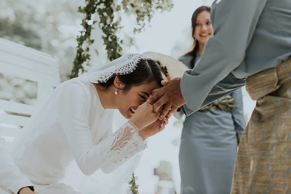 Photo by Jasmine. A Photography. theweddingnotebook.com