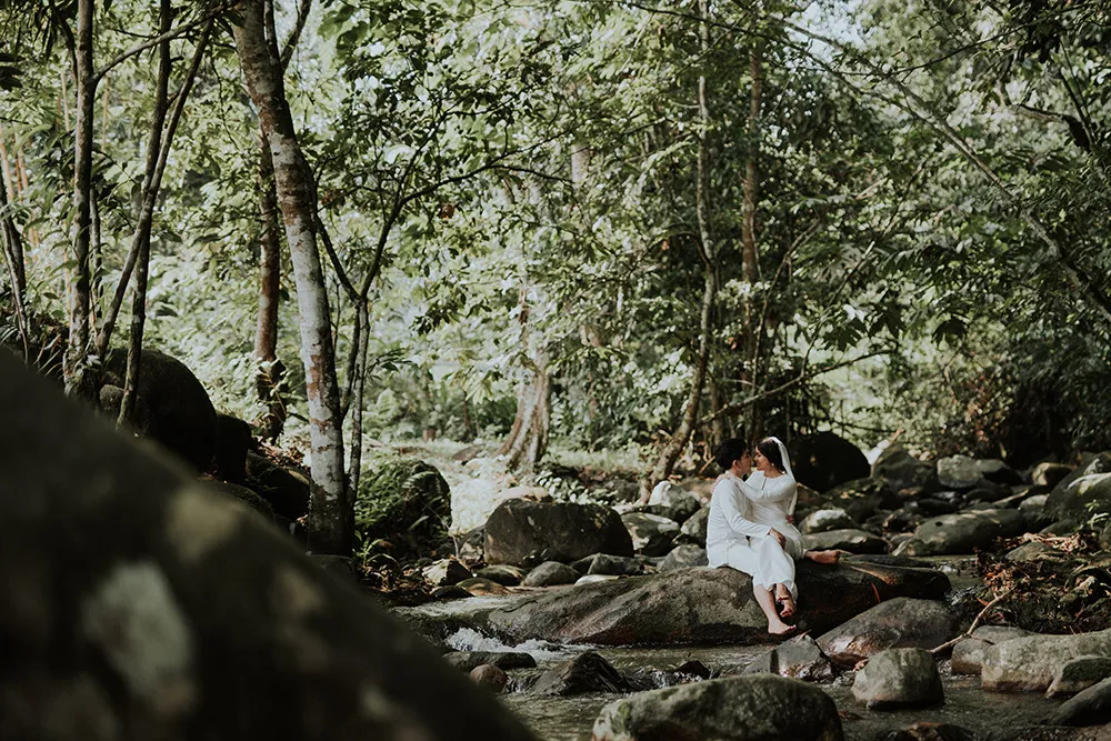 Photo by Jasmine. A Photography. theweddingnotebook.com