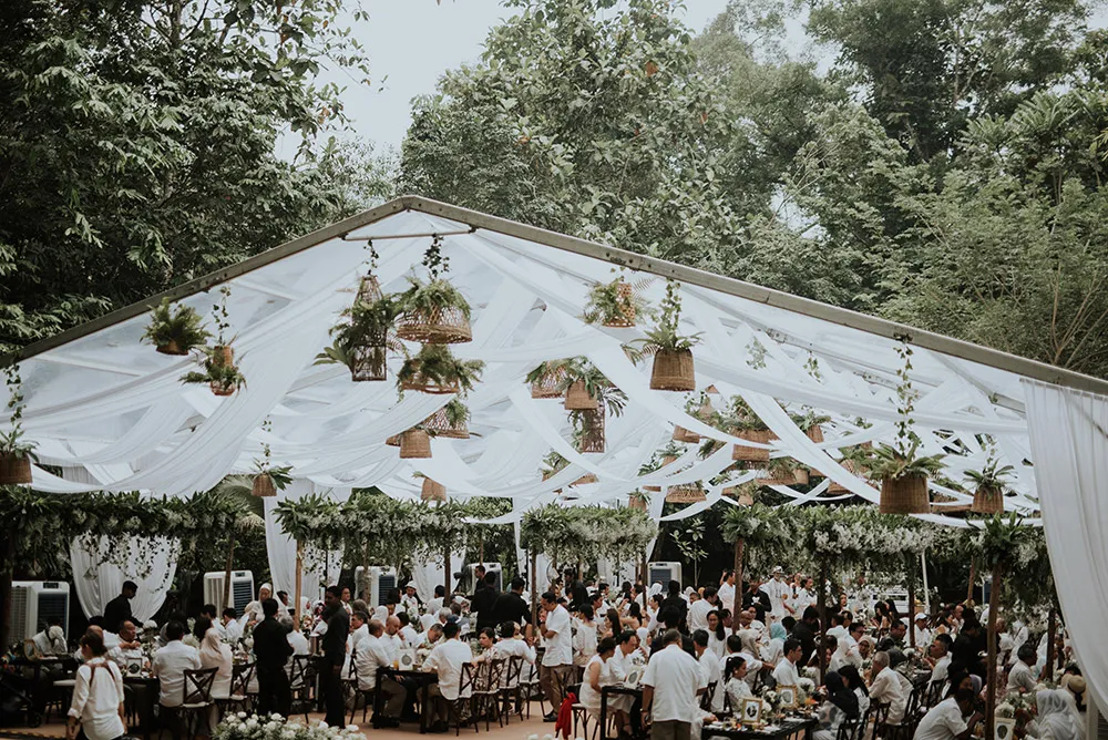 Photo by Jasmine. A Photography. theweddingnotebook.com