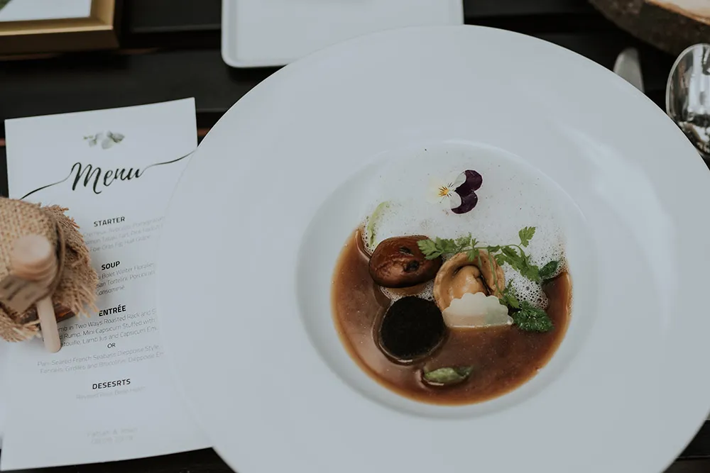 Photo by Jasmine. A Photography. theweddingnotebook.com