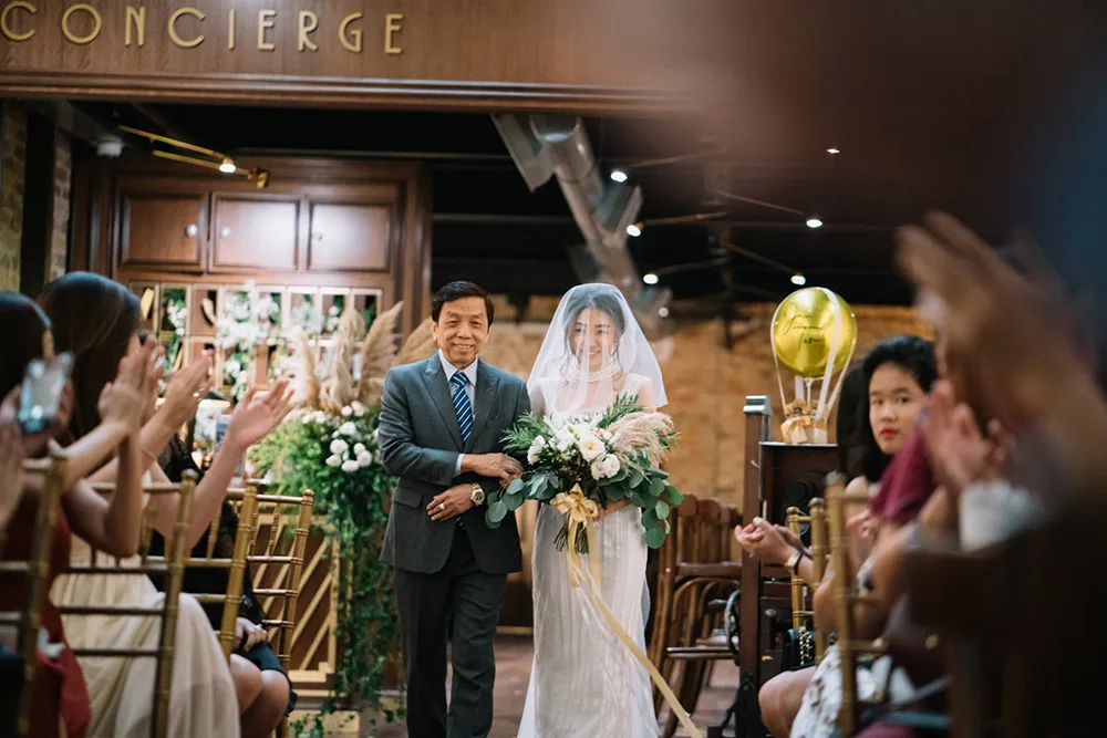 Photo by Andrew Chow of Munkeat Studio. theweddingnotebook.com