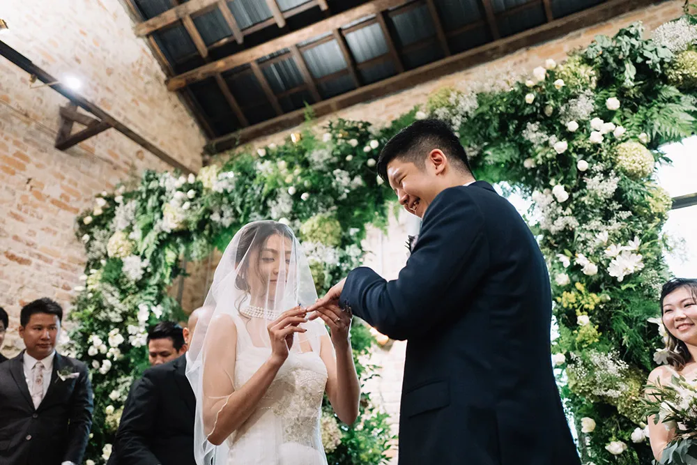 Photo by Andrew Chow of Munkeat Studio. theweddingnotebook.com