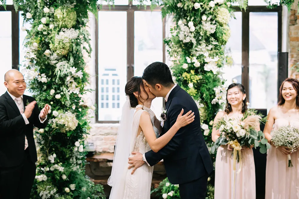 Photo by Andrew Chow of Munkeat Studio. theweddingnotebook.com