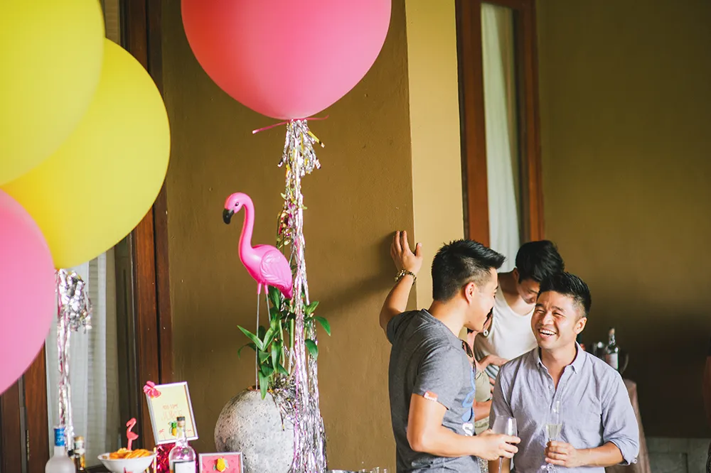 Photo by Munkeat Photography. theweddingnotebook.com