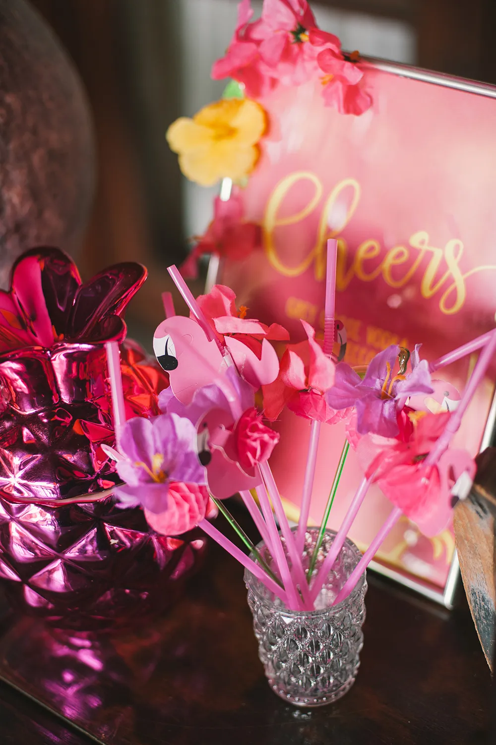 Photo by Munkeat Photography. theweddingnotebook.com