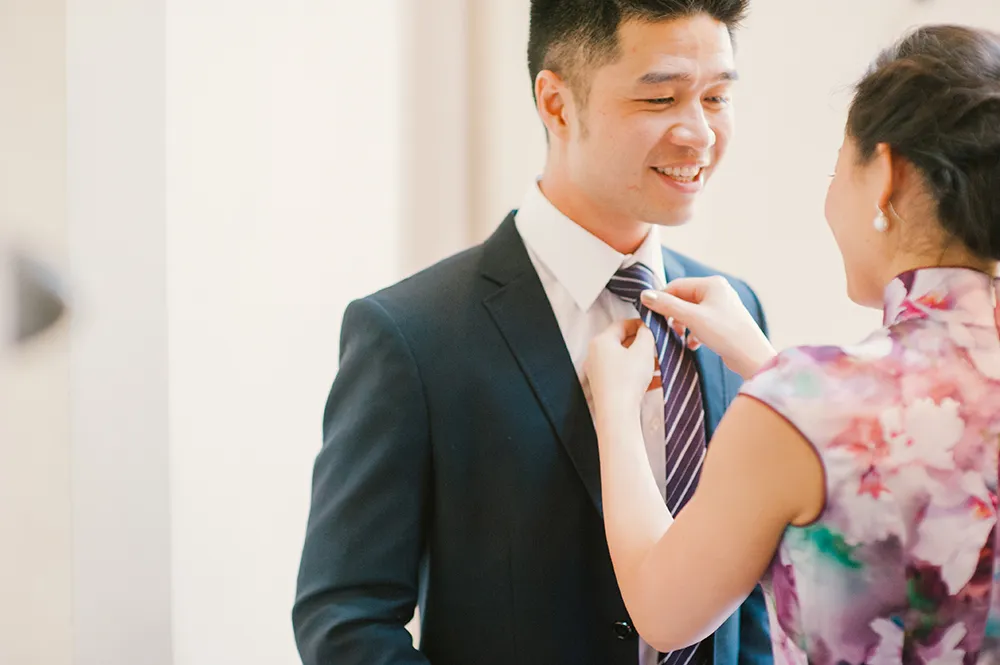 Photo by Munkeat Photography. theweddingnotebook.com