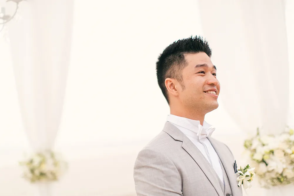 Photo by Munkeat Photography. theweddingnotebook.com