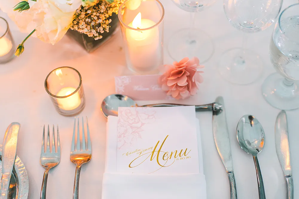 Photo by Munkeat Photography. theweddingnotebook.com