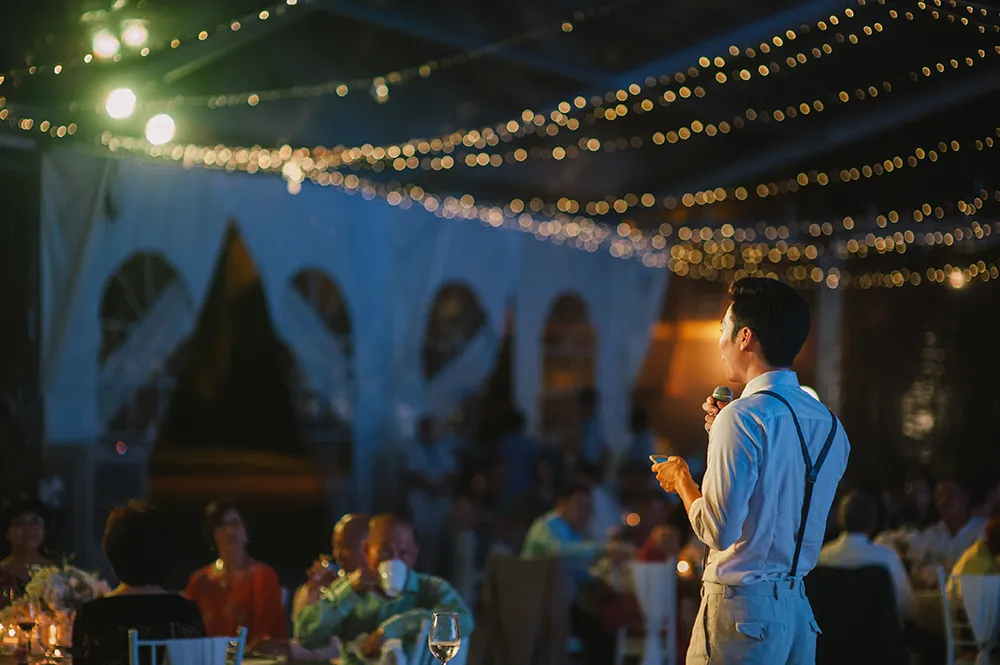 Photo by Munkeat Photography. theweddingnotebook.com