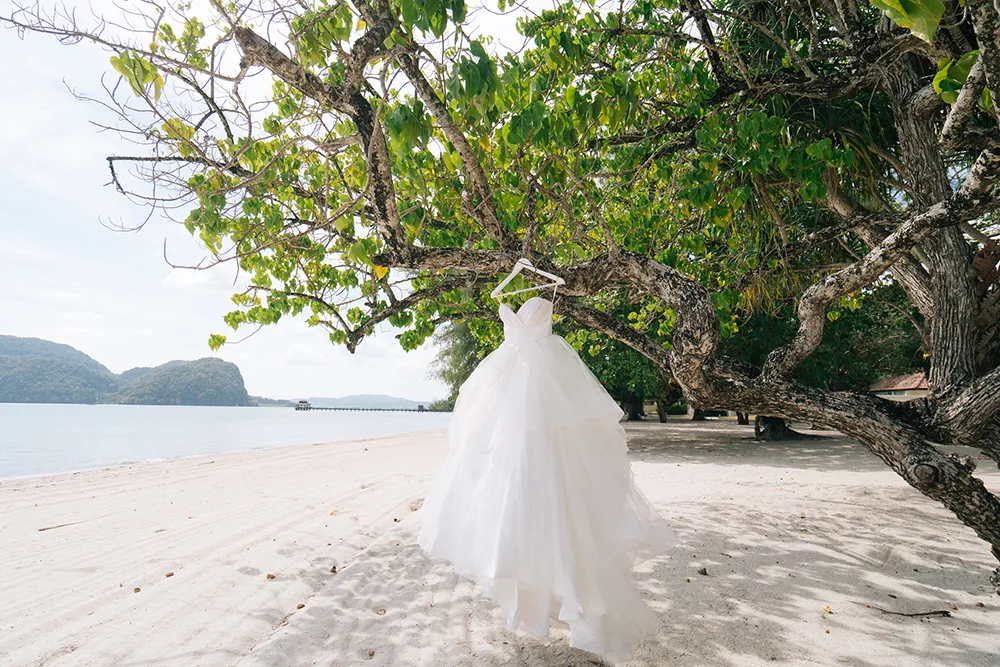 Photo by Jon Low. theweddingnotebook.com