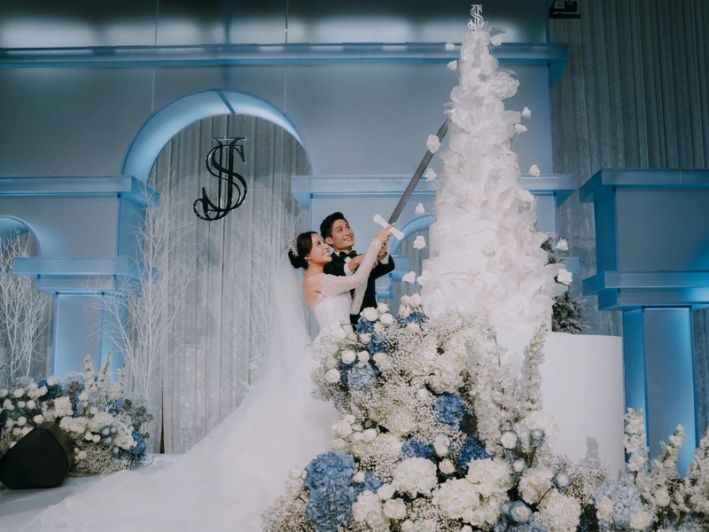A Winter Wonderland Wedding at The St. Regis Singapore