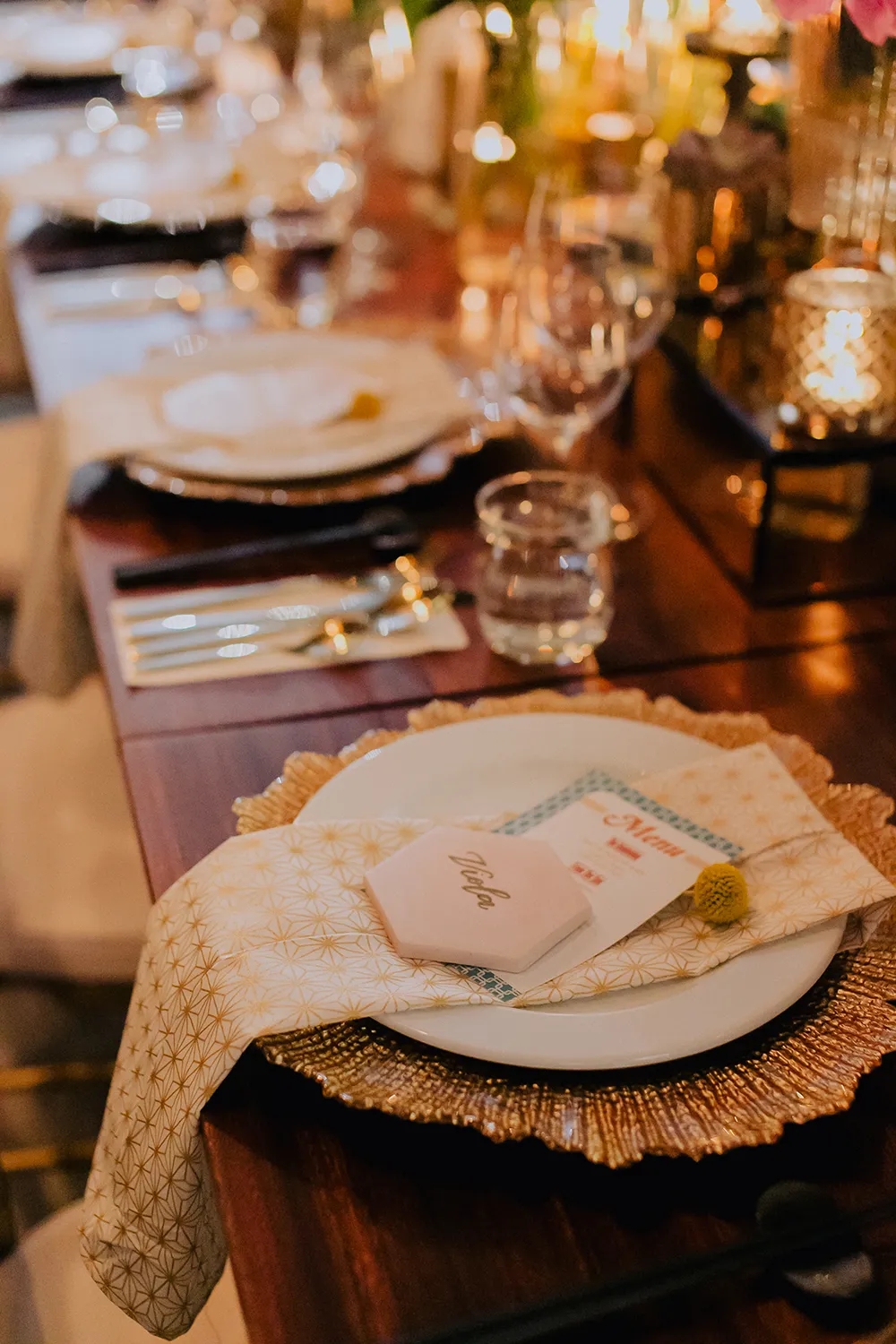 Photography by Louis Loo Photography. Styling by Moments. Flowers by Wishing Tree. theweddingnotebook.com