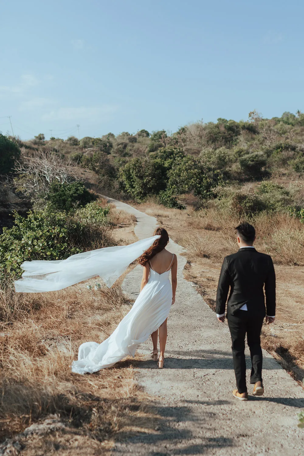 Photo by Fire Wood &amp; Earth. theweddingnotebook.com