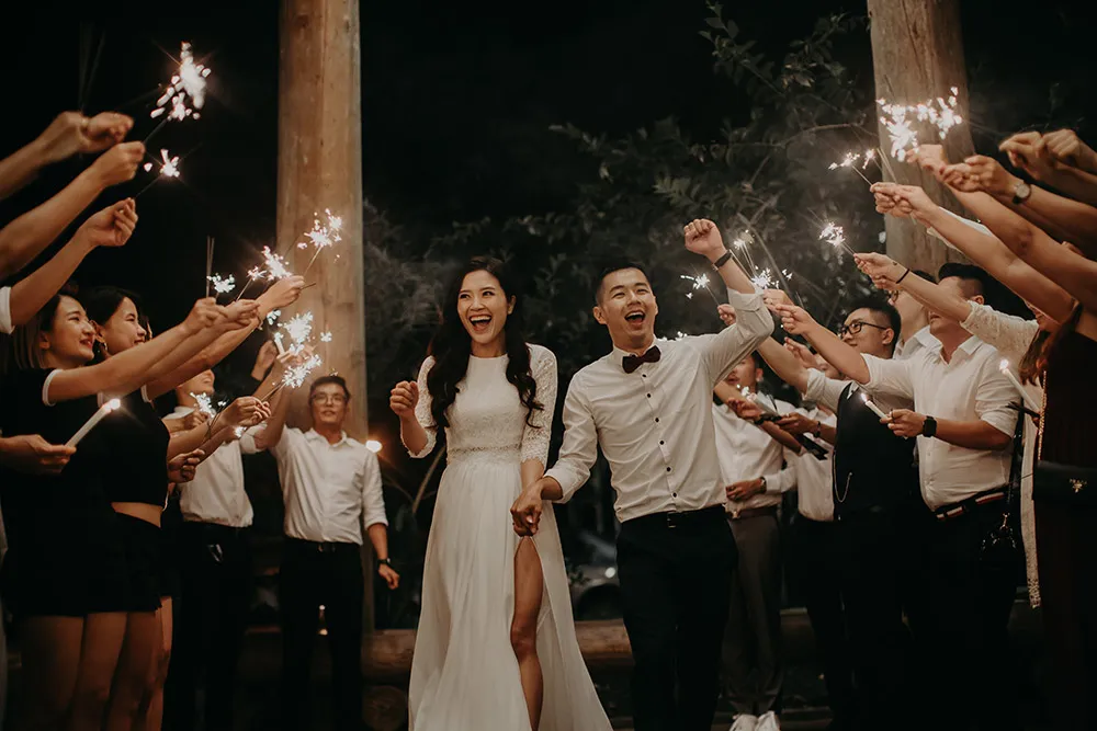 Photo by The Wedding Barn Gallery. theweddingnotebook.com