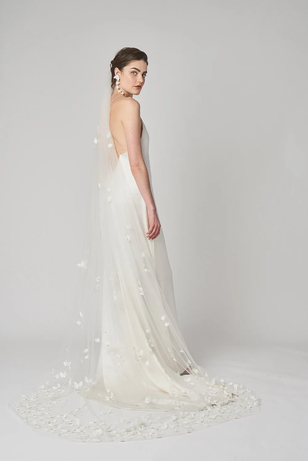 Lennon – Alexandra Grecco 2019 Bridal Collection. theweddingnotebook.com