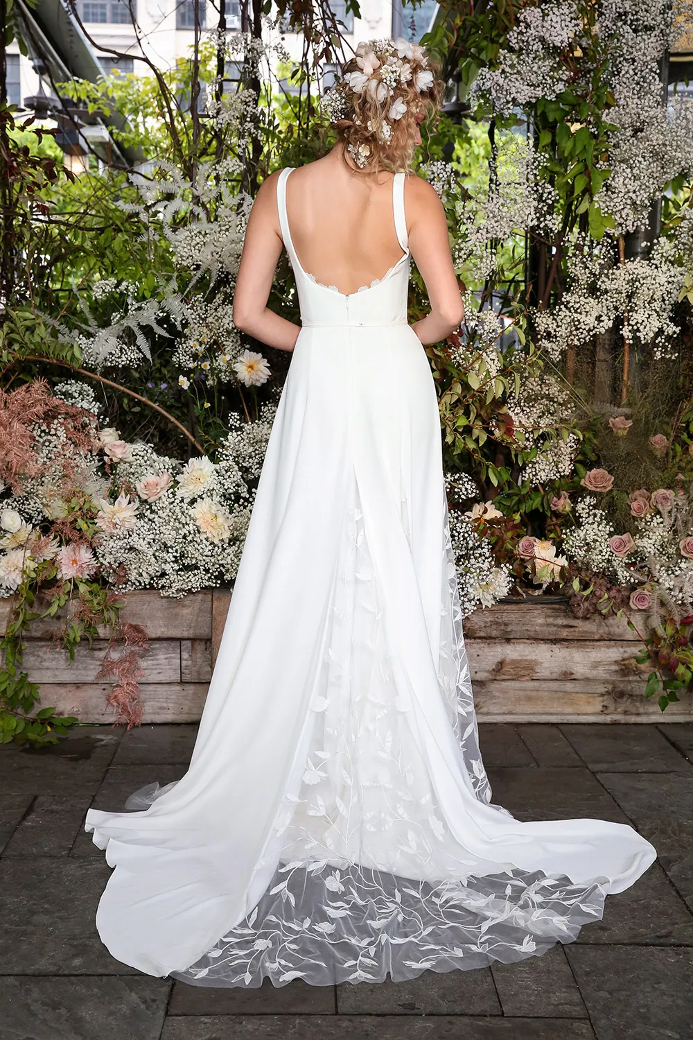 Alexandra Grecco Fall 2019 Bridal Collection. theweddingnotebook.com