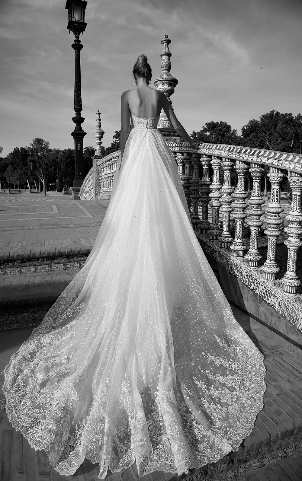 ANASTASIA - Alon Livne 2017 Bridal Collection. theweddingnotebook.com