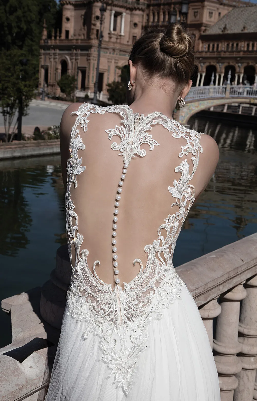 MARILYN - Alon Livne 2017 Bridal Collection. theweddingnotebook.com