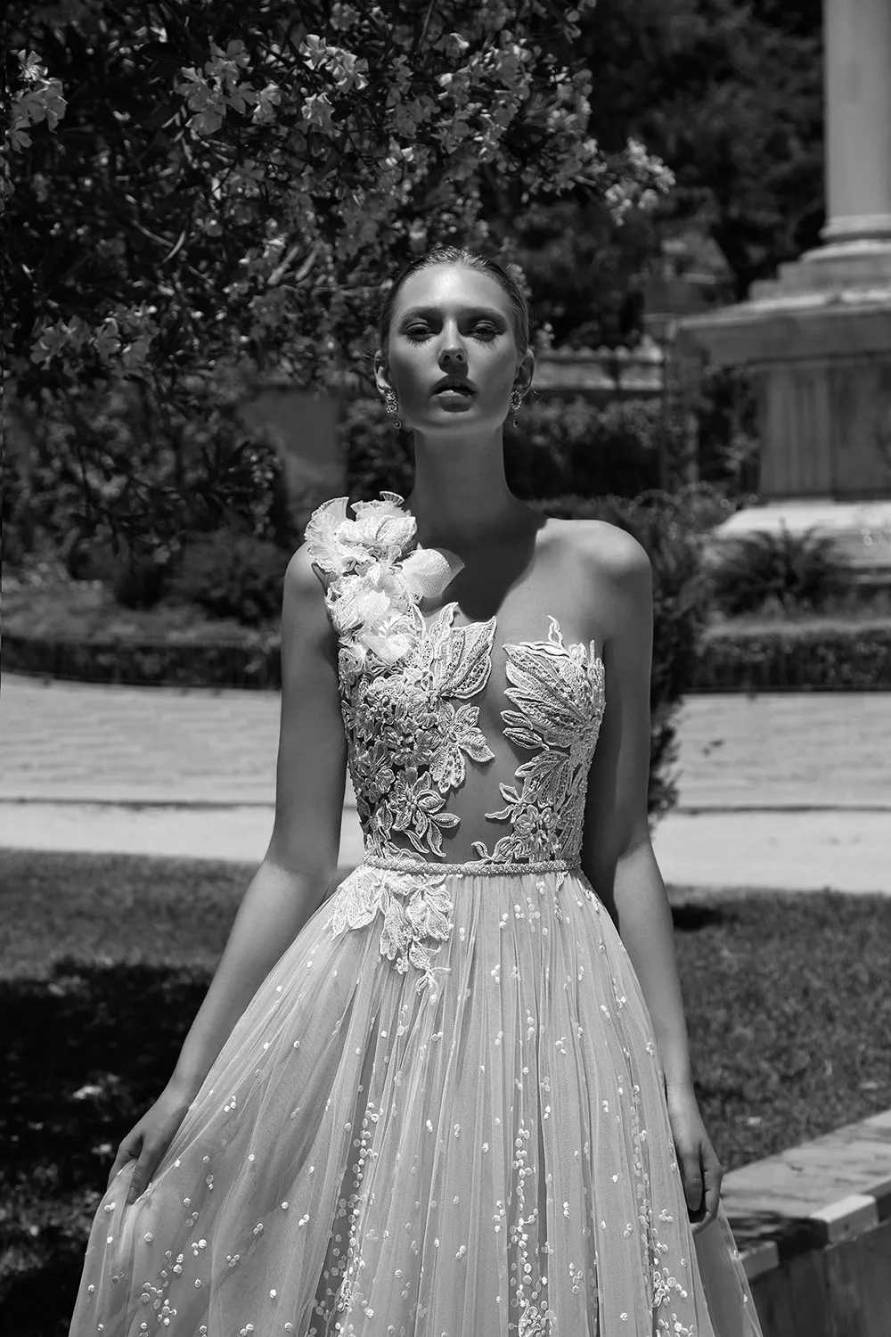 FLORA - Alon Livine 2017 Bridal Collection. theweddingnotebook.com