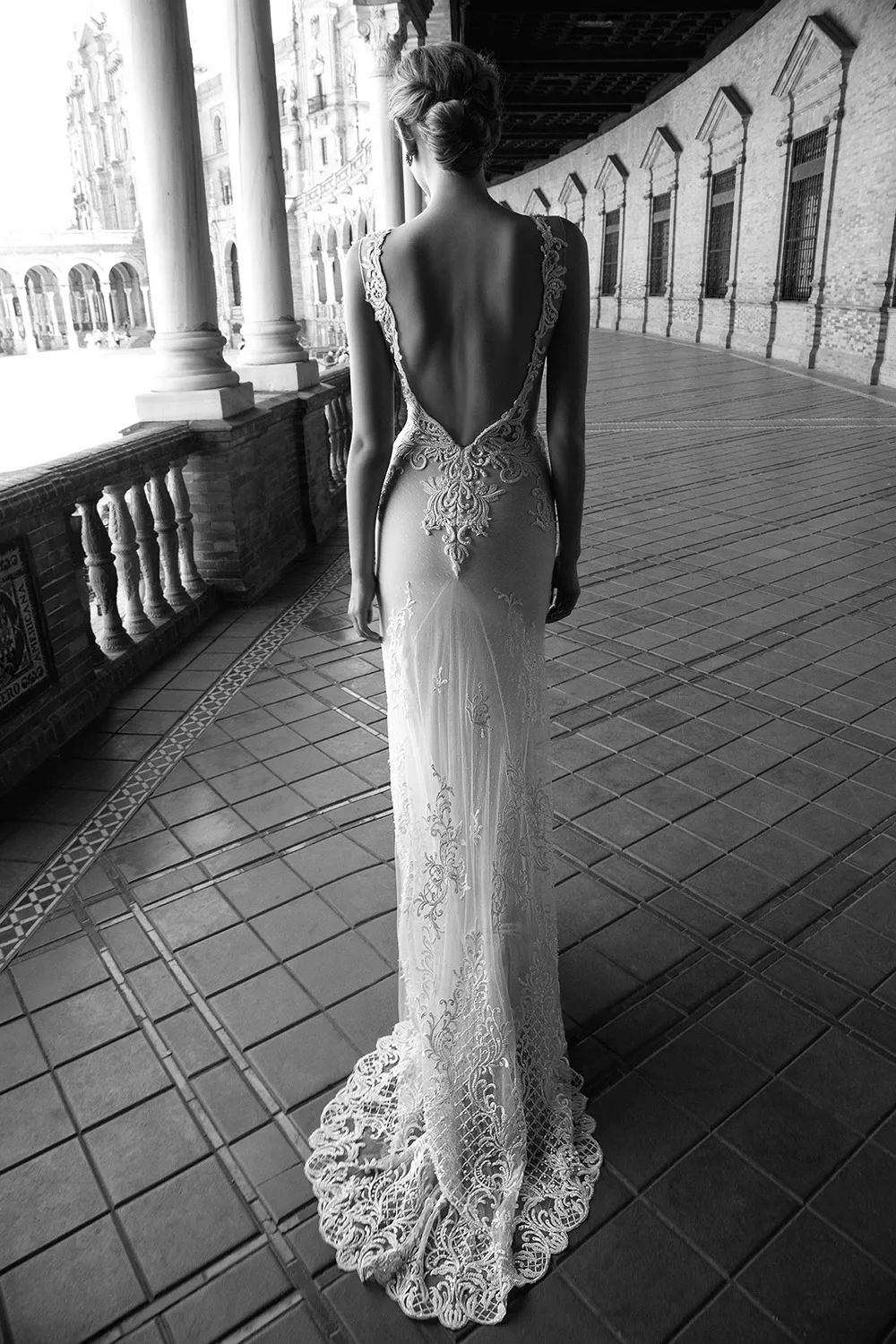 ALEXIS - Alon Livne 2017 Bridal Collection. theweddingnotebook.com