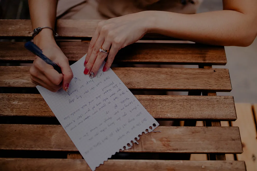 Photo by Jessielyee Photography. theweddingnotebook.com